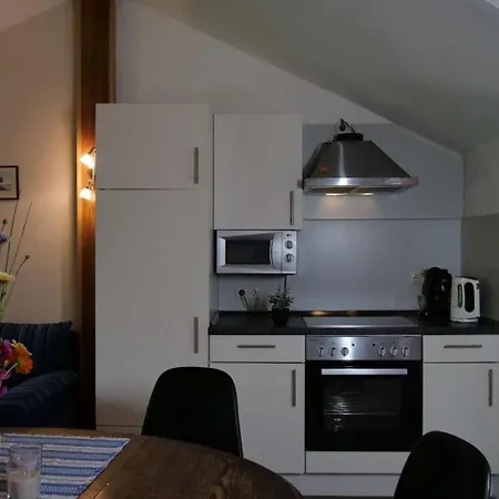 Apartment Gemuetliche In Mit Grossem Garten